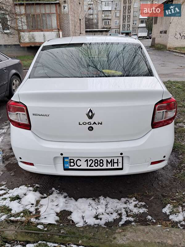 Седан Renault Logan 2015 в Шептицькому