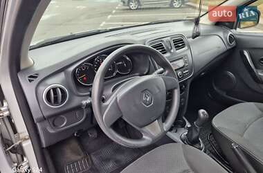 Седан Renault Logan 2013 в Києві