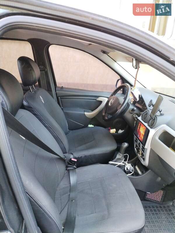 Седан Renault Logan 2010 в Ромнах фото 7 Седан Renault Logan 2010 в Ромнах