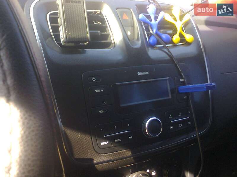 Седан Renault Logan 2021 в Каневе