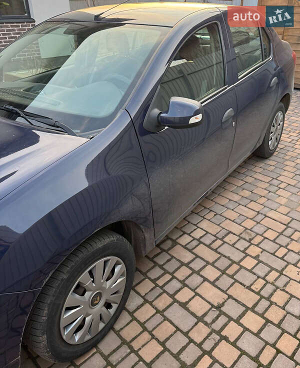 Седан Renault Logan 2015 в Києві
