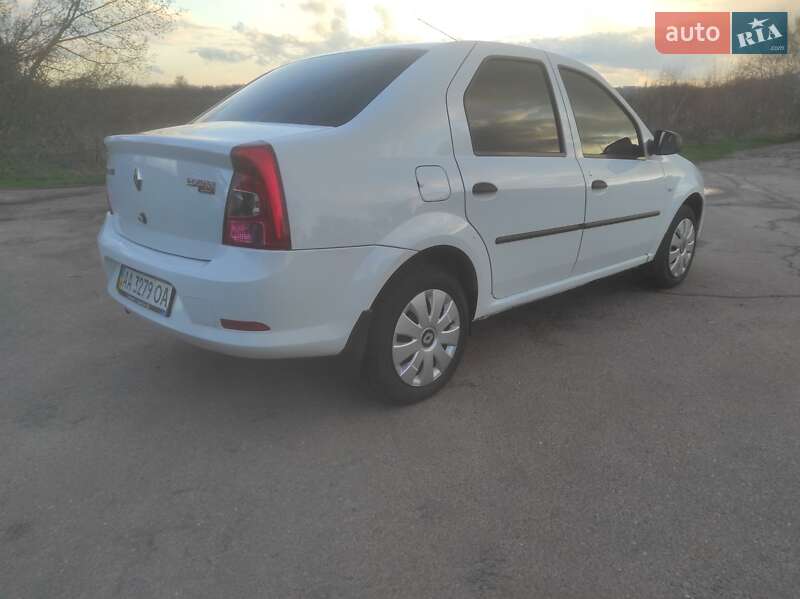 Седан Renault Logan 2012 в Прилуках