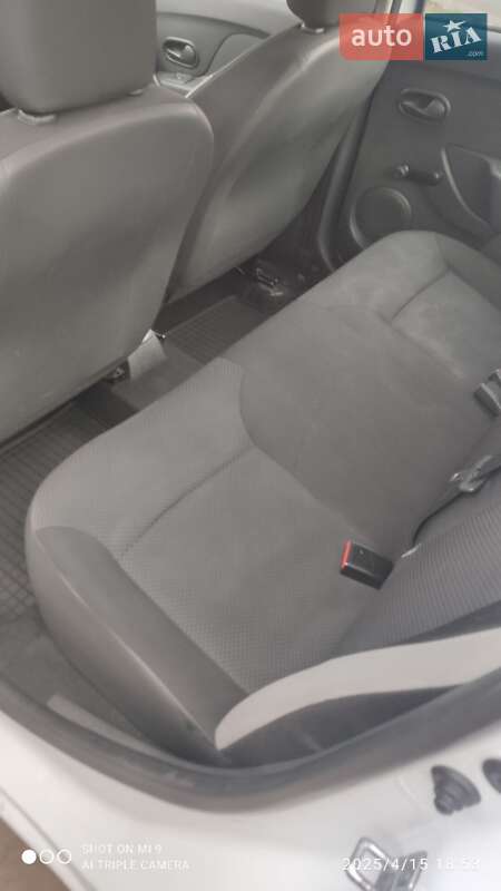 Седан Renault Logan 2014 в Козелеці