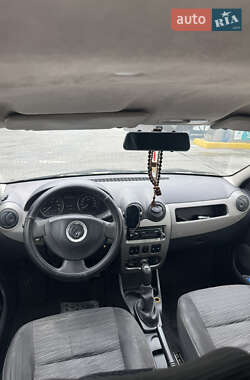 Седан Renault Logan 2010 в 
