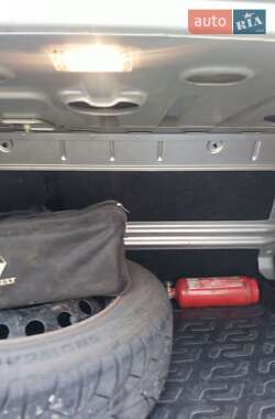 Седан Renault Logan 2011 в 