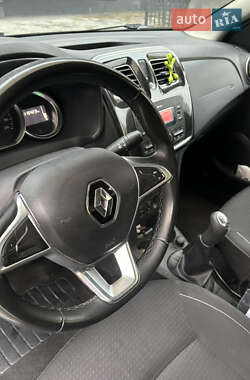 Седан Renault Logan 2018 в 