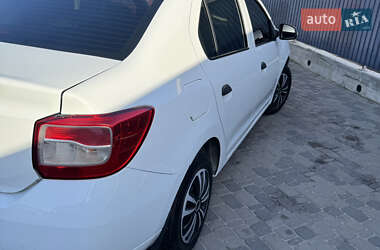 Седан Renault Logan 2013 в 