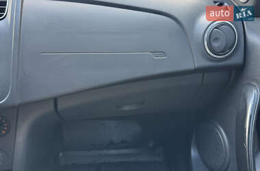 Седан Renault Logan 2013 в 