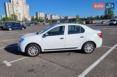Седан Renault Logan 2017 в 