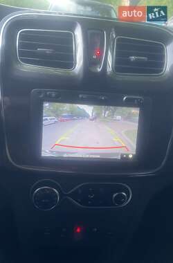 Седан Renault Logan 2021 в 