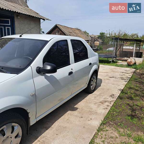 Седан Renault Logan 2011 в Переяславі