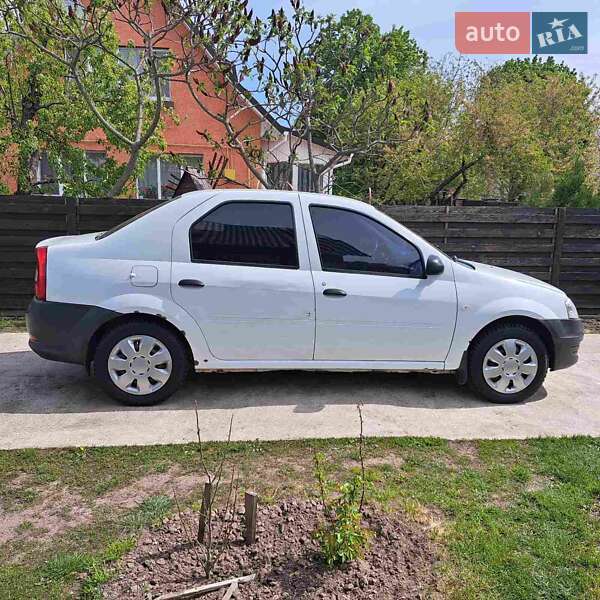 Седан Renault Logan 2011 в Переяславі