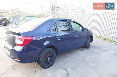 Седан Renault Logan 2015 в 