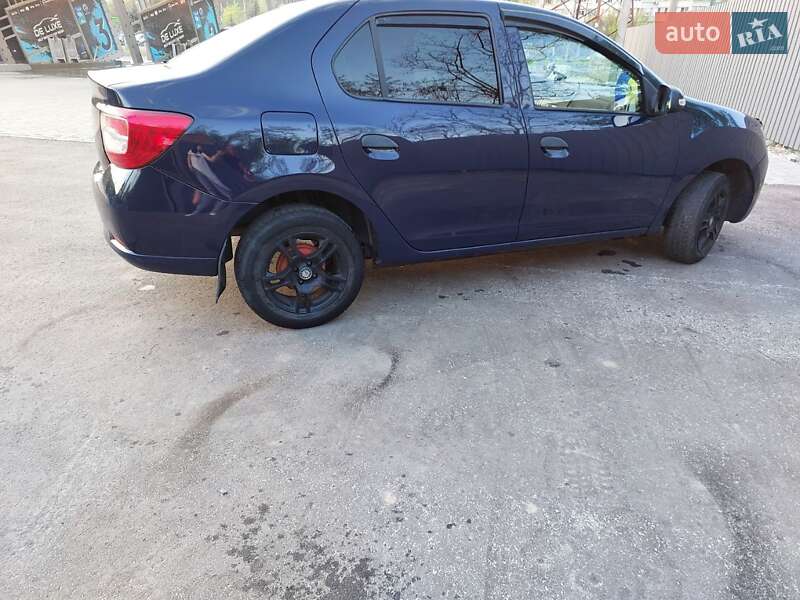 Седан Renault Logan 2015 в Лозовой