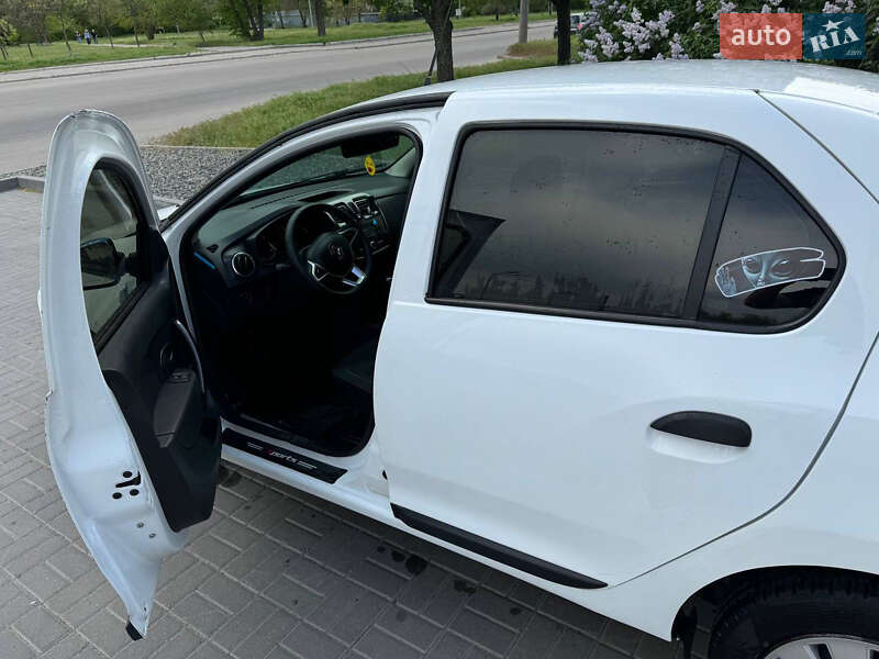 Седан Renault Logan 2019 в Днепре