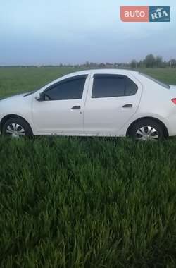 Седан Renault Logan 2013 в 