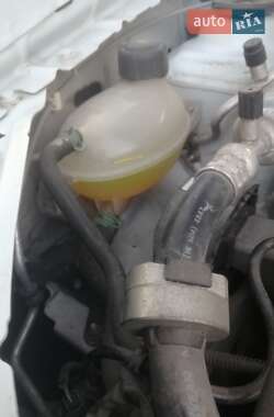 Седан Renault Logan 2013 в 