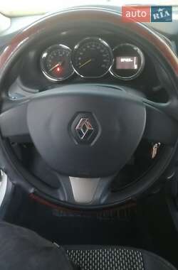 Седан Renault Logan 2013 в 