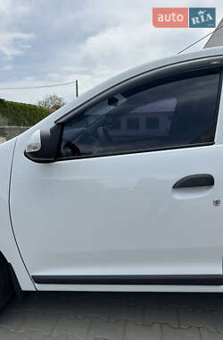 Седан Renault Logan 2019 в 