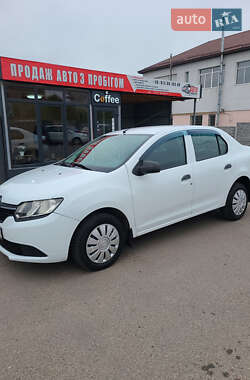 Седан Renault Logan 2013 в 
