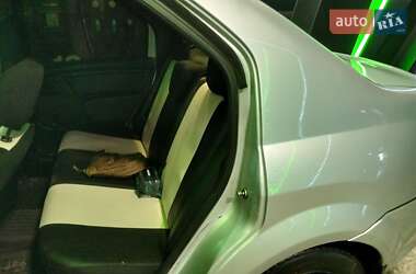 Седан Renault Logan 2010 в 