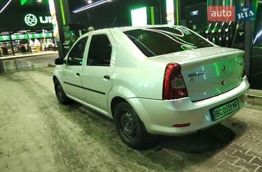 Седан Renault Logan 2010 в 
