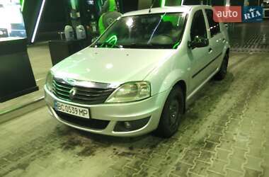 Седан Renault Logan 2010 в 