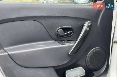 Седан Renault Logan 2018 в 