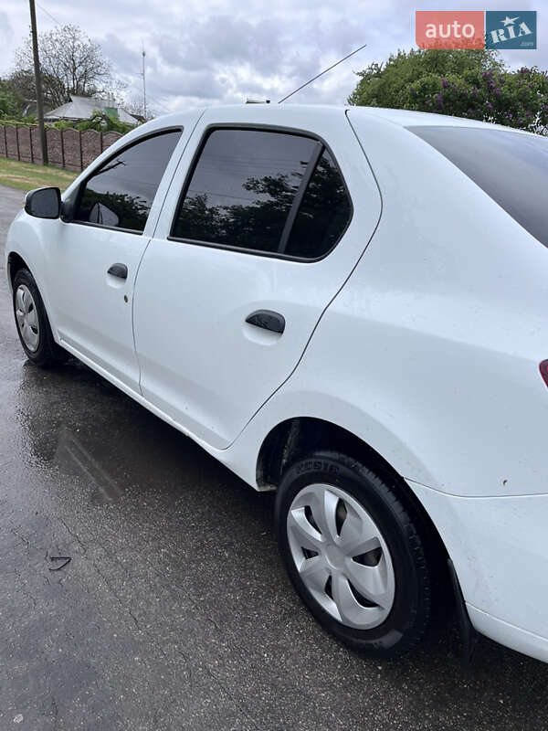 Седан Renault Logan 2013 в Царичанке
