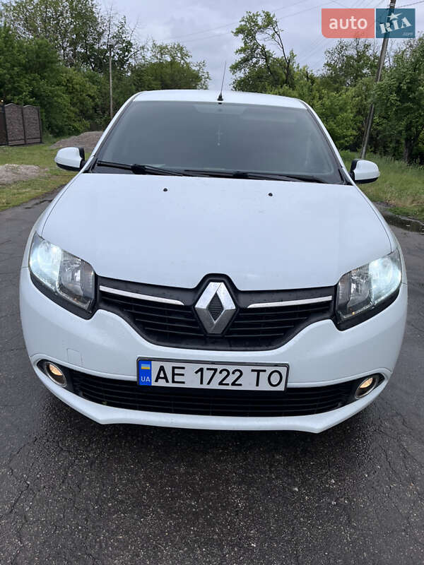 Седан Renault Logan 2013 в Царичанке