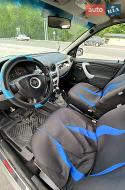 Седан Renault Logan 2010 в 