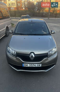 Седан Renault Logan 2013 в Ровно