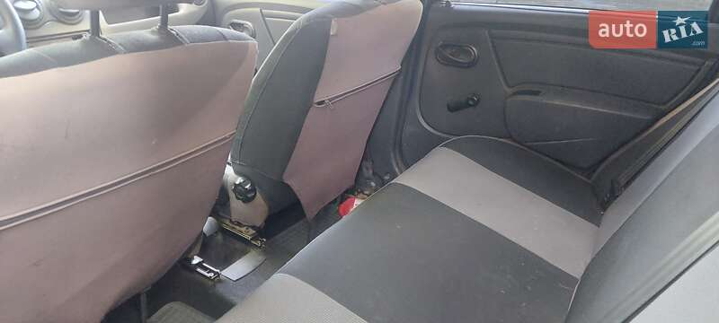 Седан Renault Logan 2009 в Чернигове