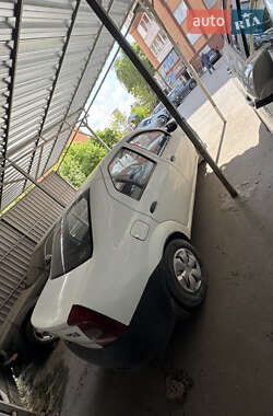 Седан Renault Logan 2012 в 