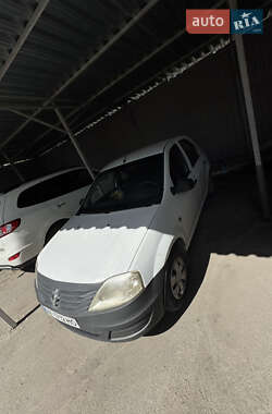 Седан Renault Logan 2012 в 