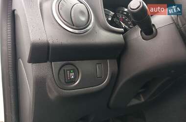 Седан Renault Logan 2016 в 