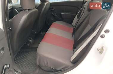 Седан Renault Logan 2016 в 