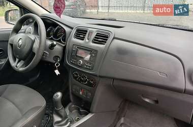 Седан Renault Logan 2016 в 