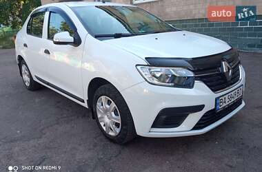 Седан Renault Logan 2016 в 