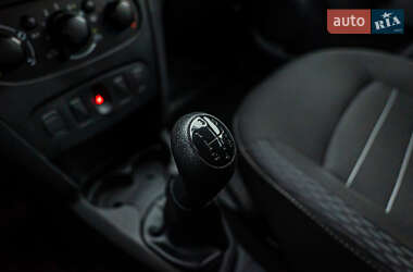 Седан Renault Logan 2020 в 