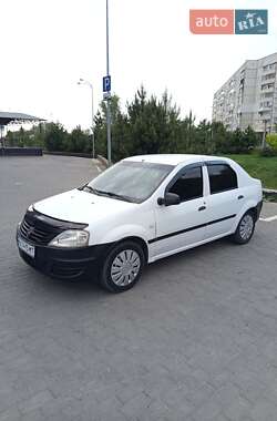 Седан Renault Logan 2010 в 