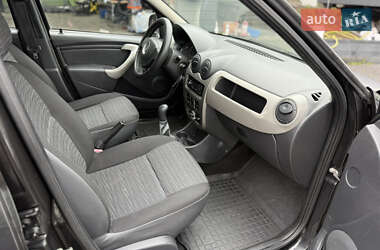 Седан Renault Logan 2011 в 