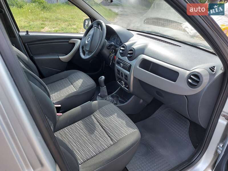 Седан Renault Logan 2012 в Дніпрі