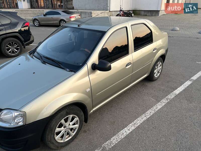 Седан Renault Logan 2011 в Умані