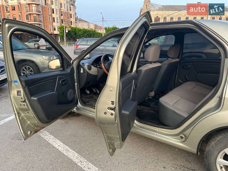 Седан Renault Logan 2011 в Умані