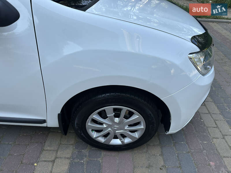 Седан Renault Logan 2019 в Черновцах