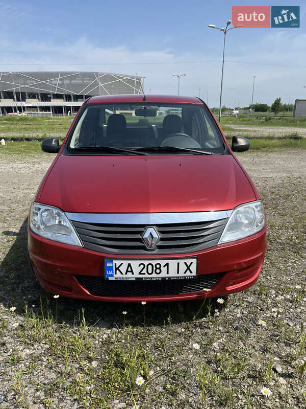 Седан Renault Logan 2012 в Львові