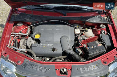 Седан Renault Logan 2012 в 