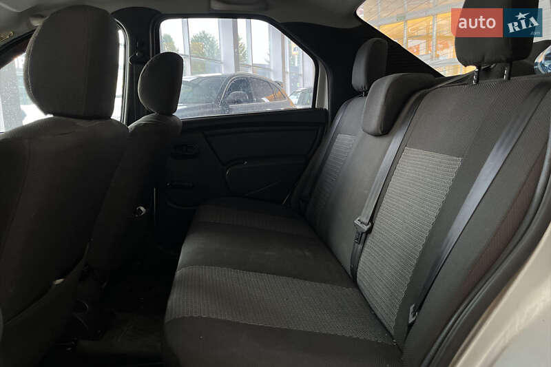 Седан Renault Logan 2010 в Шептицькому
