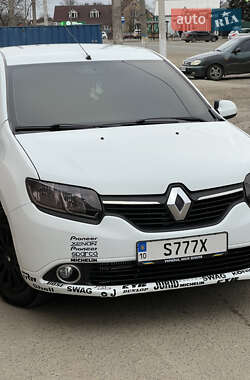 Седан Renault Logan 2014 в 